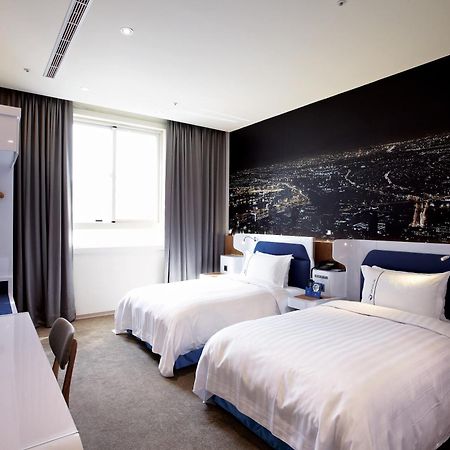 Airline Inn Green Park Way Taichung Kamer foto