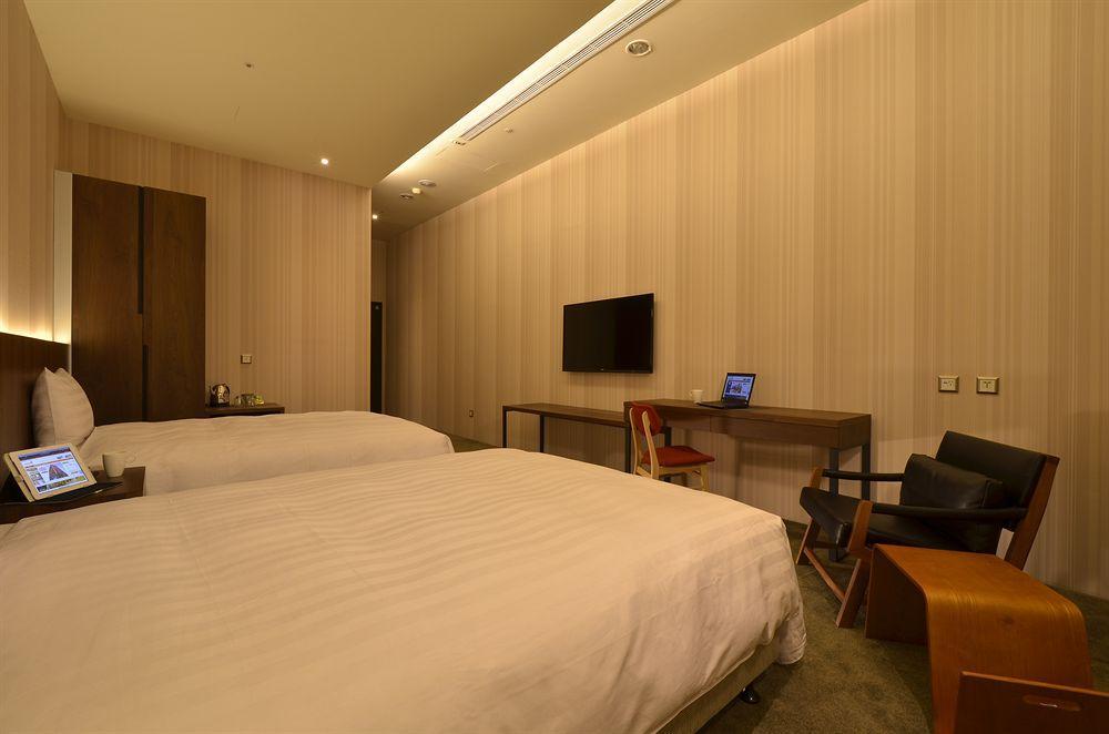 Airline Inn Green Park Way Taichung Buitenkant foto