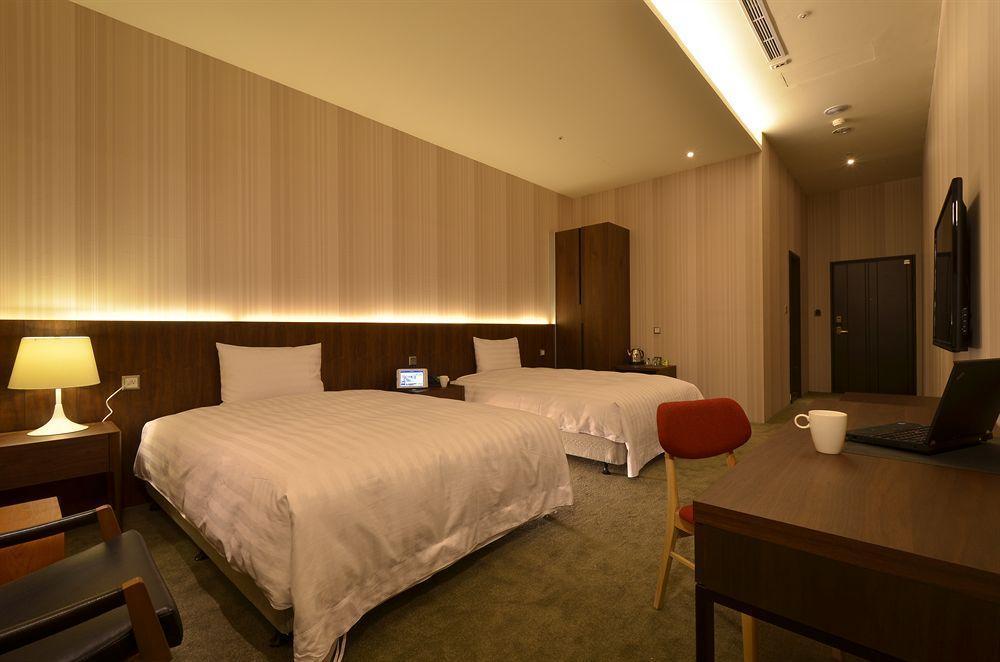 Airline Inn Green Park Way Taichung Buitenkant foto