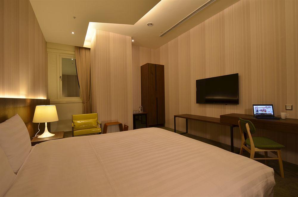 Airline Inn Green Park Way Taichung Buitenkant foto