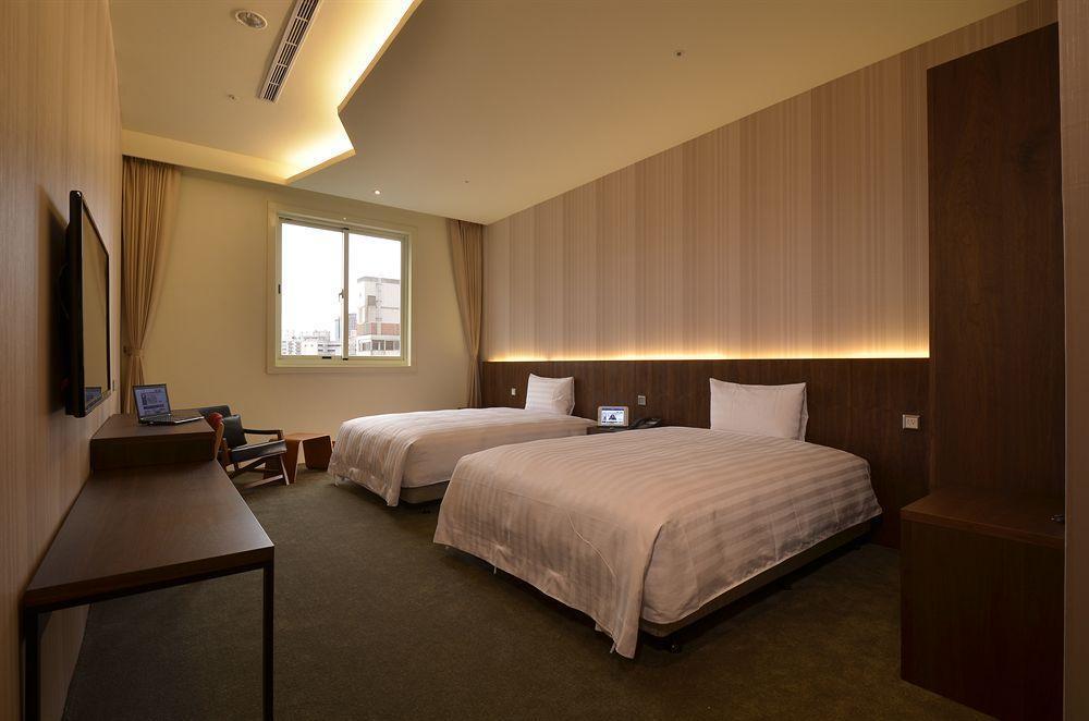 Airline Inn Green Park Way Taichung Buitenkant foto