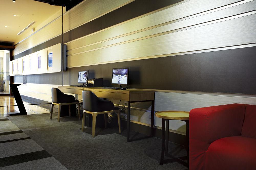 Airline Inn Green Park Way Taichung Buitenkant foto