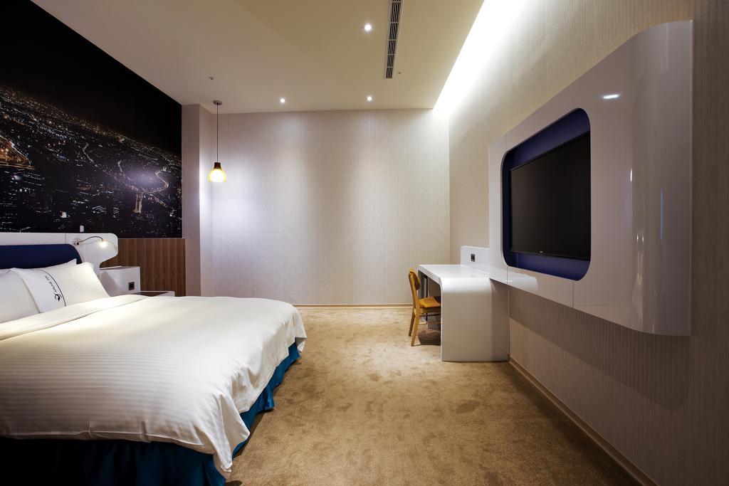Airline Inn Green Park Way Taichung Buitenkant foto