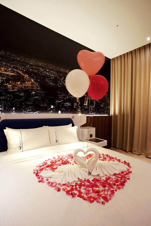 Airline Inn Green Park Way Taichung Buitenkant foto