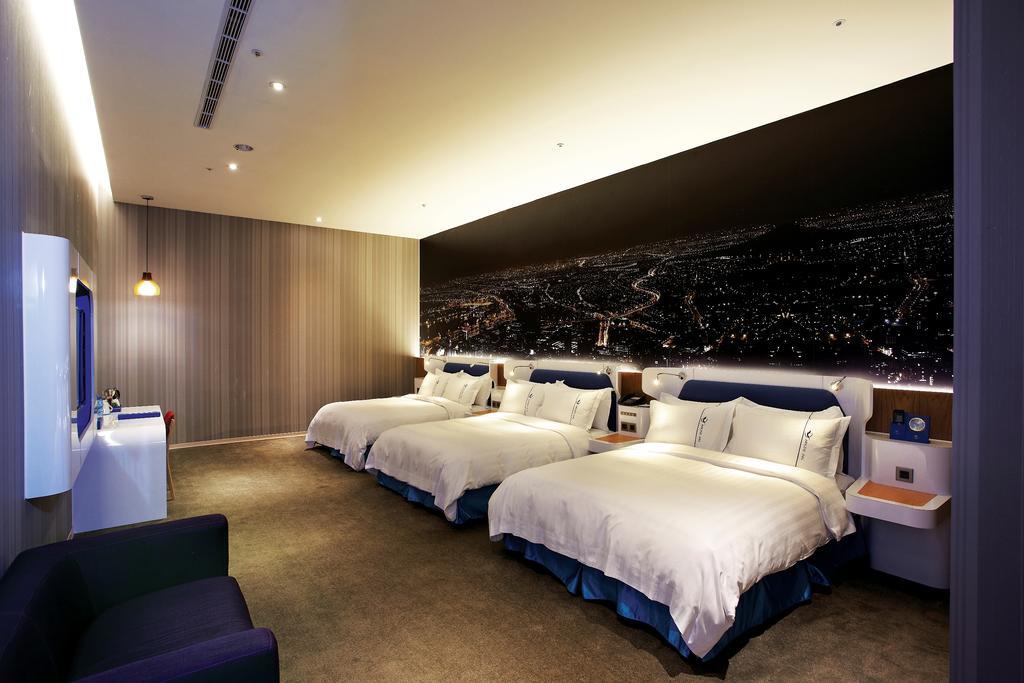Airline Inn Green Park Way Taichung Buitenkant foto