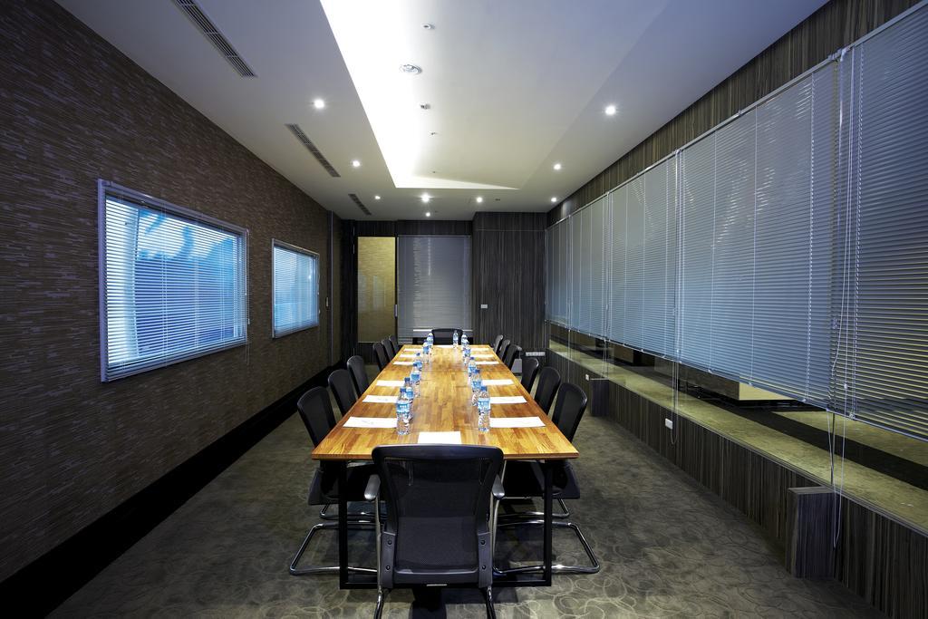 Airline Inn Green Park Way Taichung Buitenkant foto