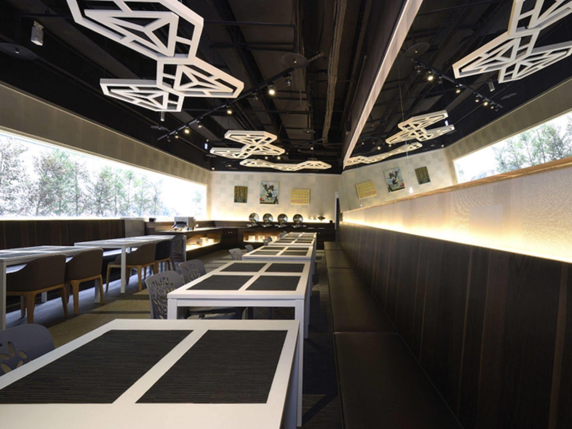 Airline Inn Green Park Way Taichung Buitenkant foto