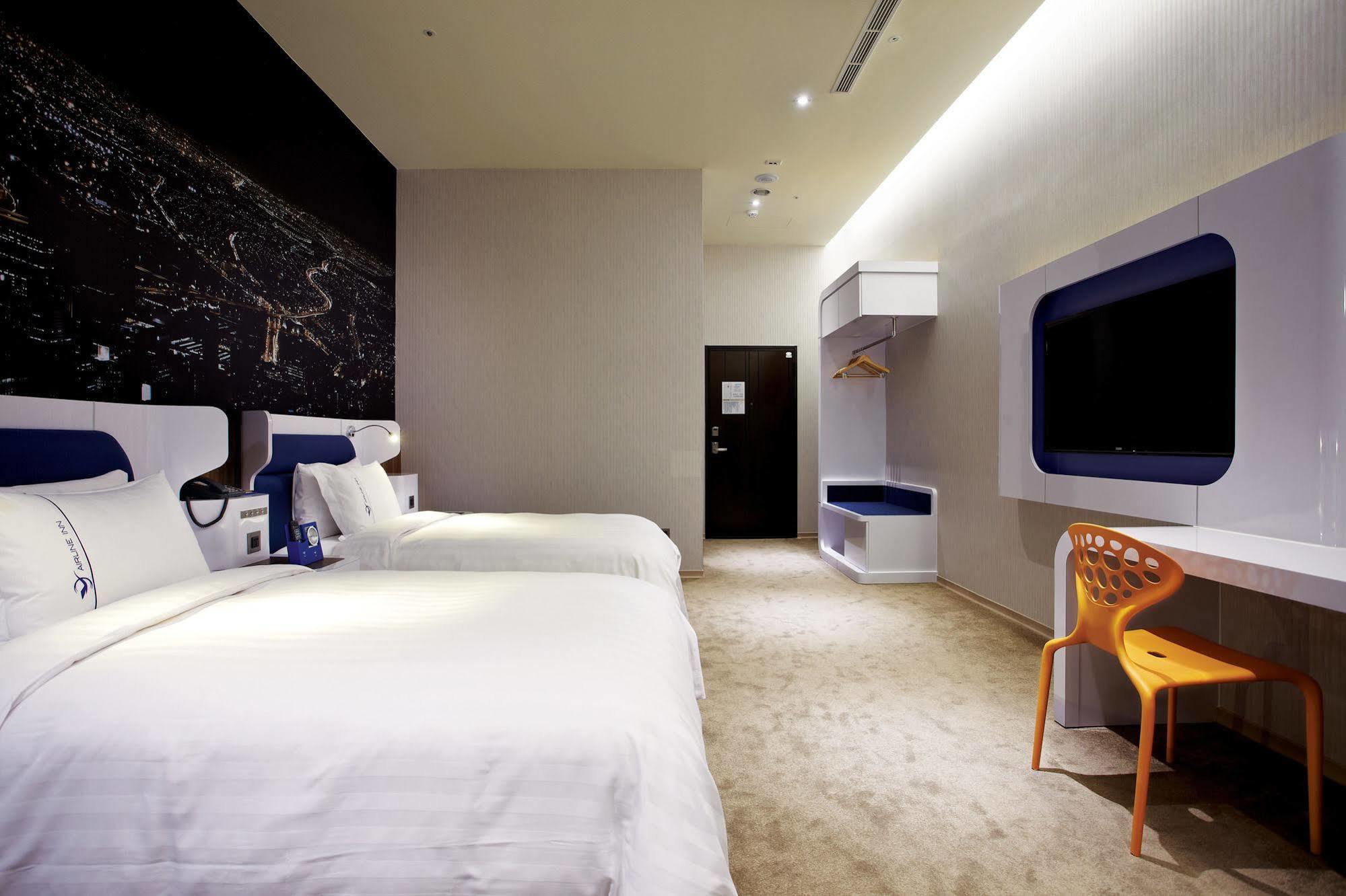 Airline Inn Green Park Way Taichung Buitenkant foto